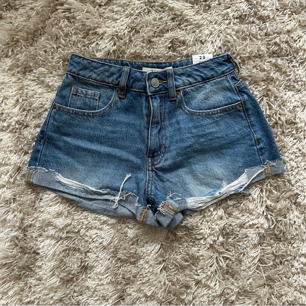 Pacsun blue denim mom shorts. Size 23
